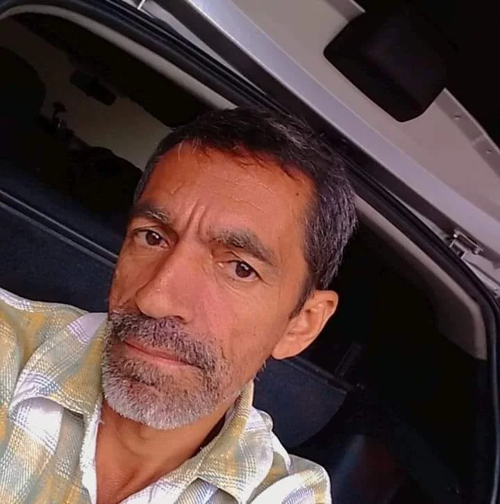 MemoTril customer smiling on the go